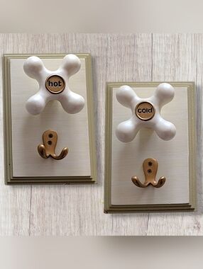 Shabby Chic Vintage Hot/Cold Faucet Knob Wall Decor Hooks